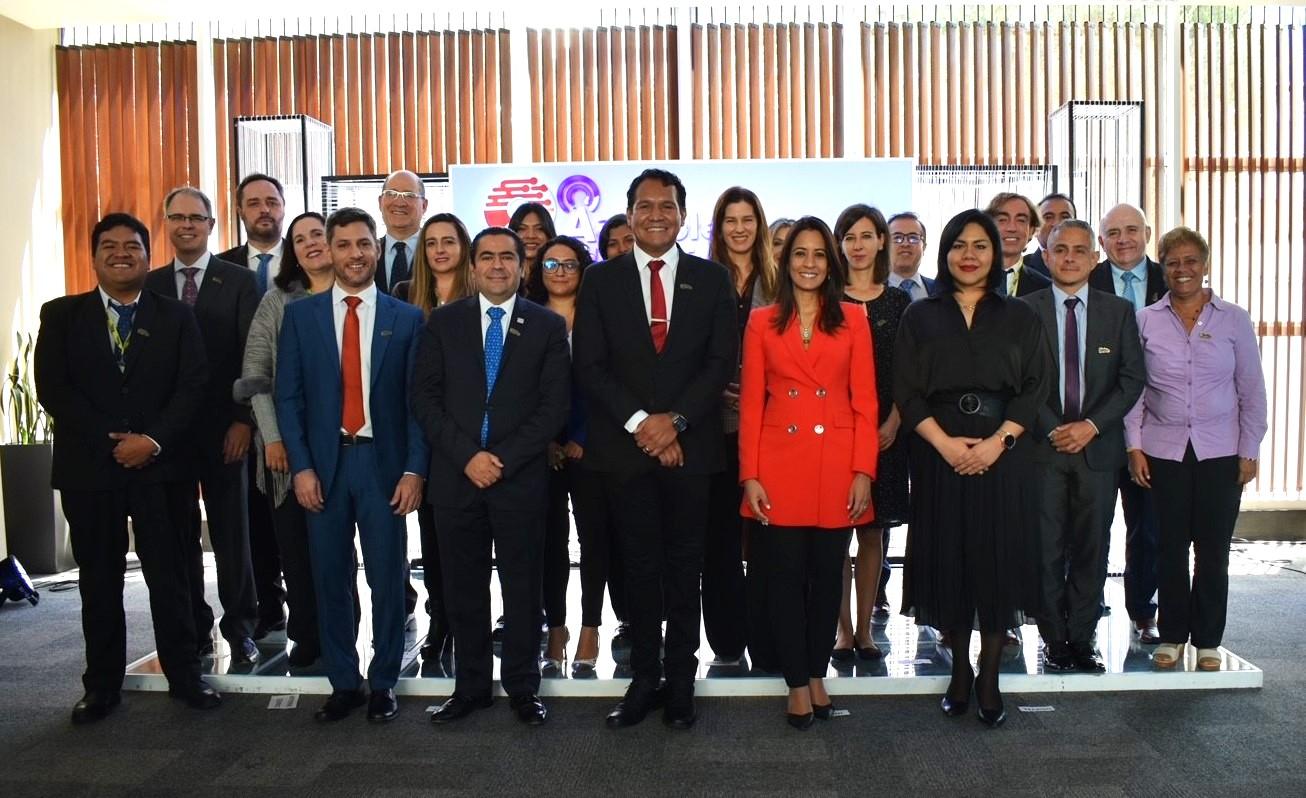 Participants' group photo at the REGULATEL plenary meeting in La Paz, Bolivia