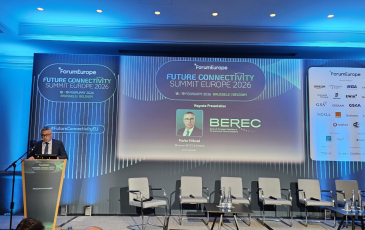 The image shows Marko Mismas during his keynote speech at the Future Connectivity Summit Europe.