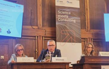 The image shows Marko Mismas at the WIK conference 2026.