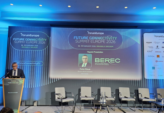 The image shows Marko Mismas during his keynote speech at the Future Connectivity Summit Europe.